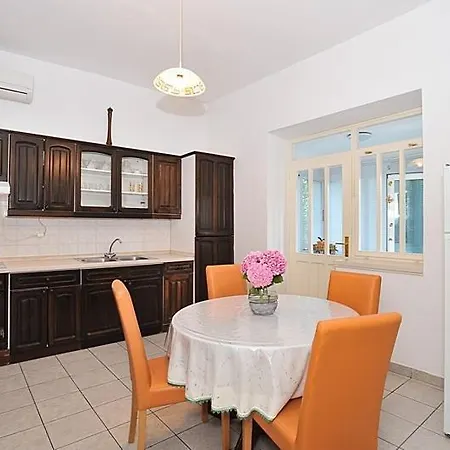 In With Sea View, Terrace, Air Conditioning, Wifi 3617-1 Poljana (Ugljan)